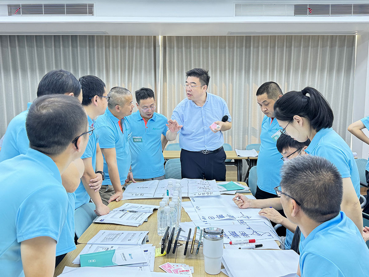 丁云峰老師帶領學員們進行實戰(zhàn)演習